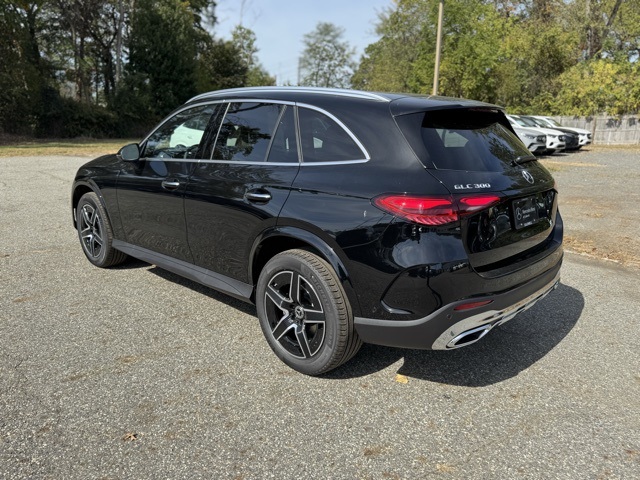 2026 Mercedes Benz GLC 300 4MATIC photo 4