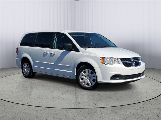 2017 Dodge Grand Caravan SE photo 2