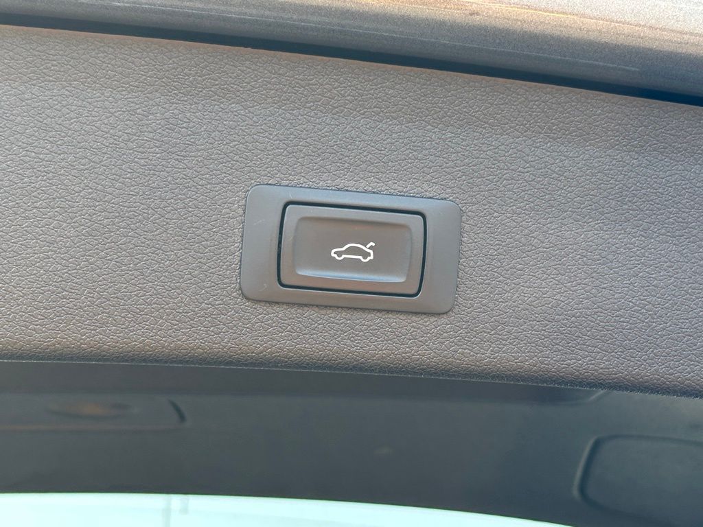 2013 Audi Q5 2.0T Premium Plus photo 12