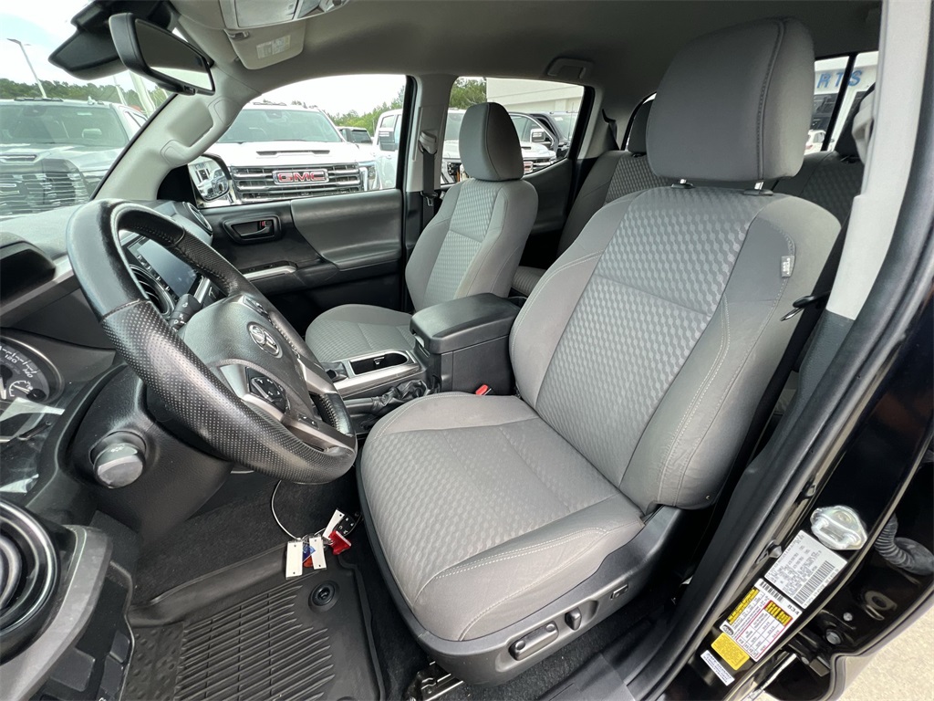 2022 Toyota Tacoma SR5 photo 26