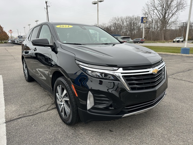 2024 Chevrolet Equinox LT photo 3