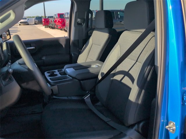 2026 Chevrolet Silverado Custom photo 6