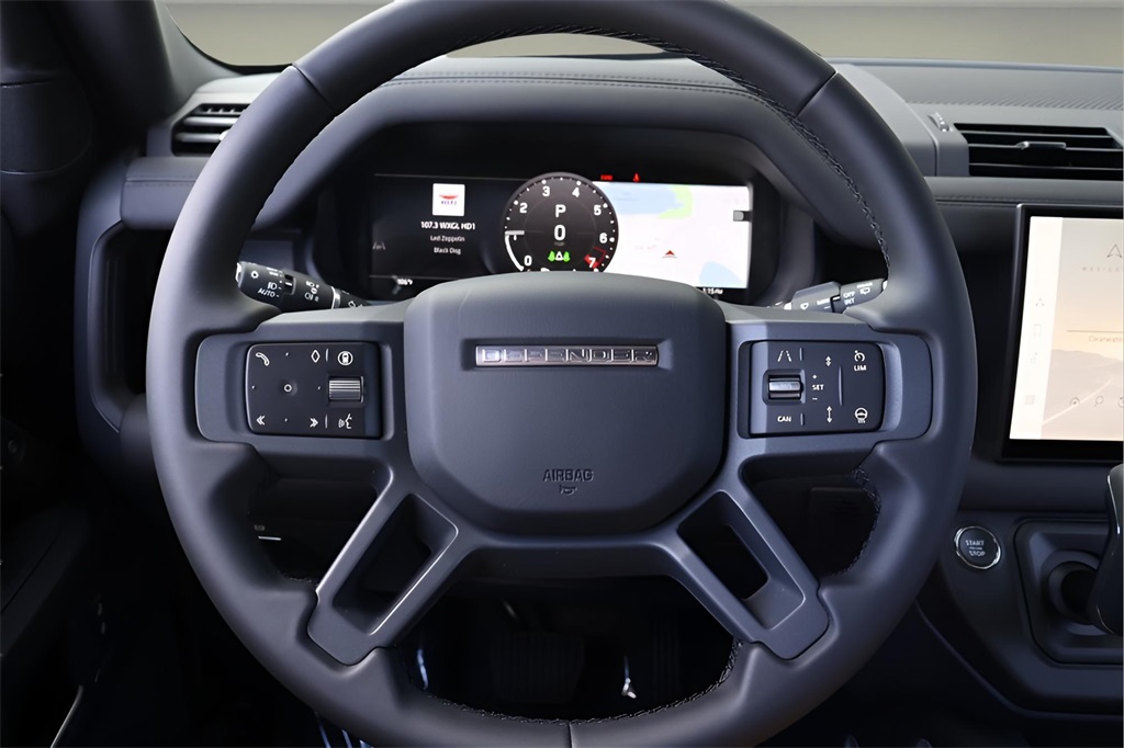 2025 Land Rover Defender 110 S photo 15
