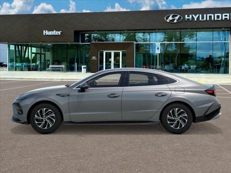 2026 Hyundai Sonata Hybrid Blue photo 2