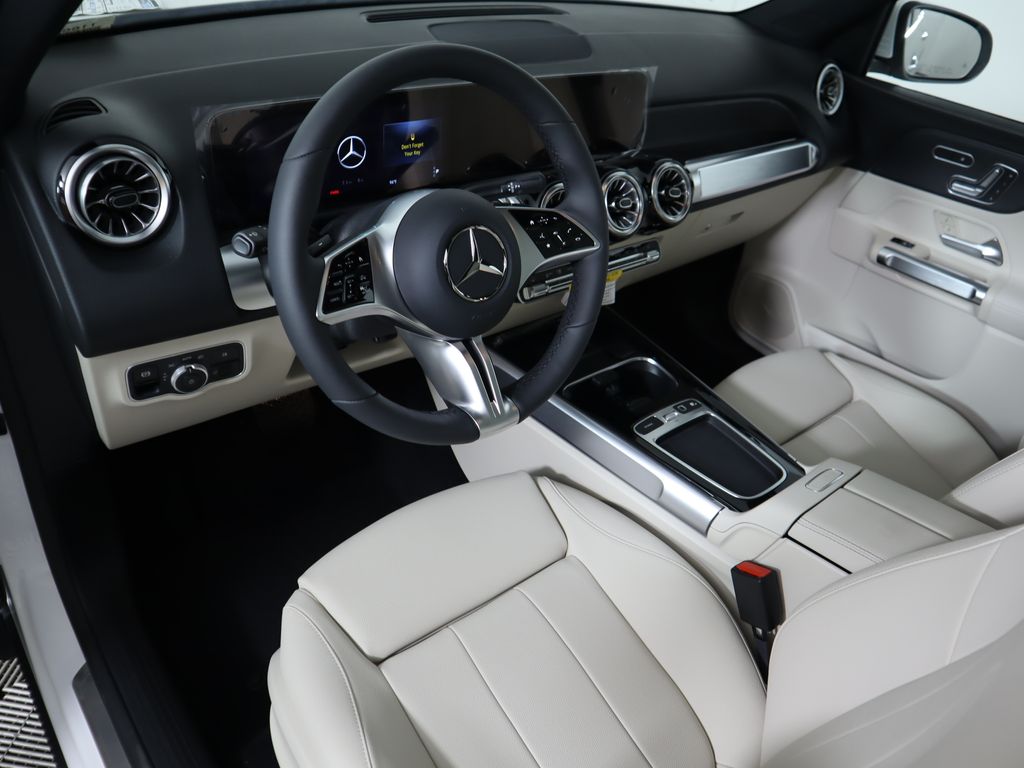 2025 Mercedes Benz EQB photo 8