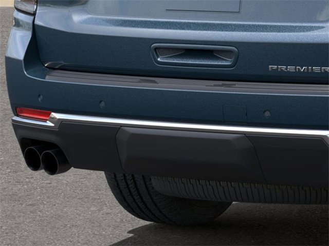 2025 Chevrolet Suburban Premier photo 13