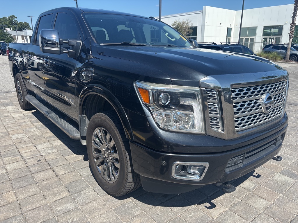 2016 Nissan Titan Crew Cab Platinum Reserve photo 4