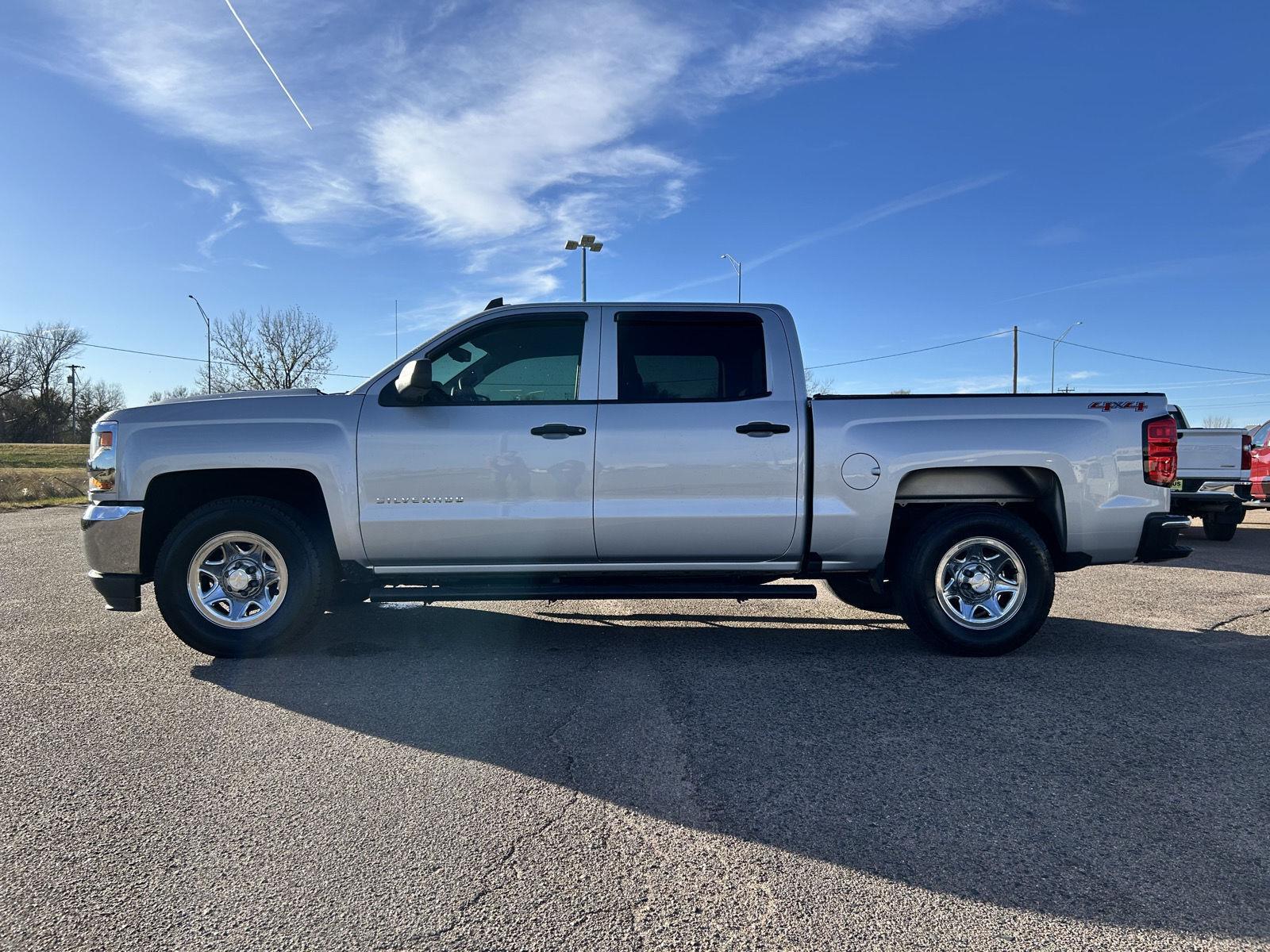 2017 Chevrolet Silverado 1500 LS photo 3