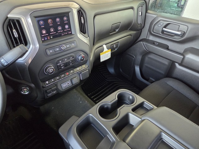 2025 Chevrolet Silverado 2500HD Custom photo 26