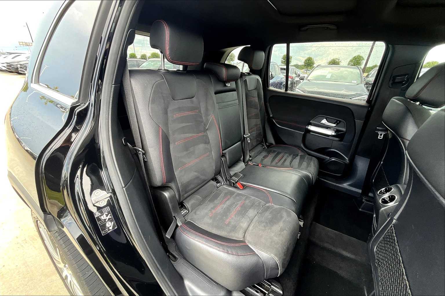 2020 Mercedes Benz GLB 250 photo 16