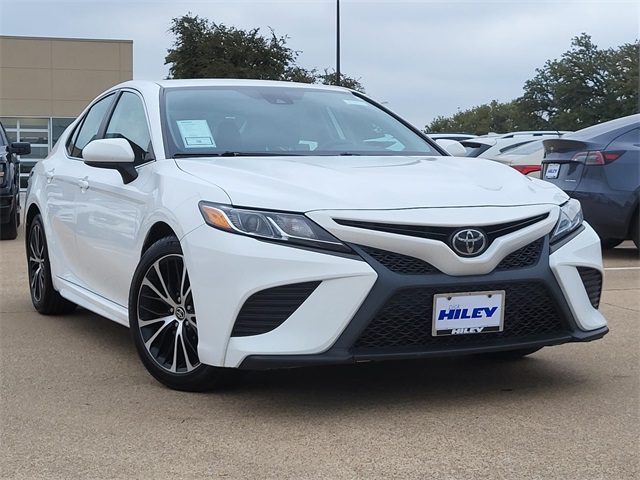2020 Toyota Camry SE