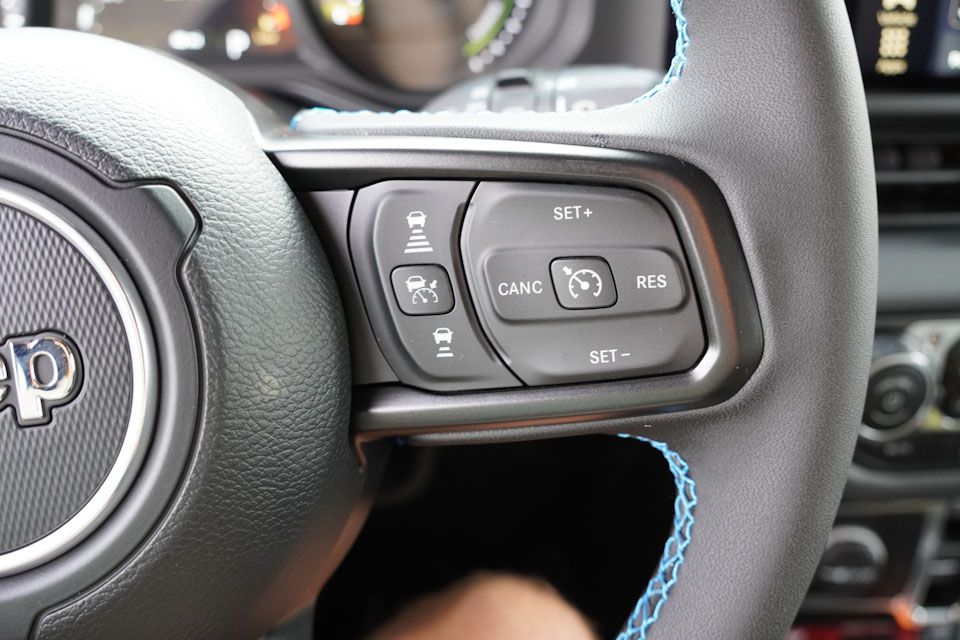 2024 Jeep Wrangler Rubicon 4xe photo 32
