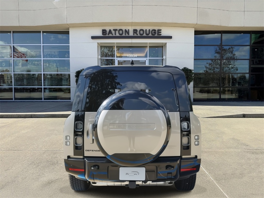 2024 Land Rover Defender 130 X photo 4