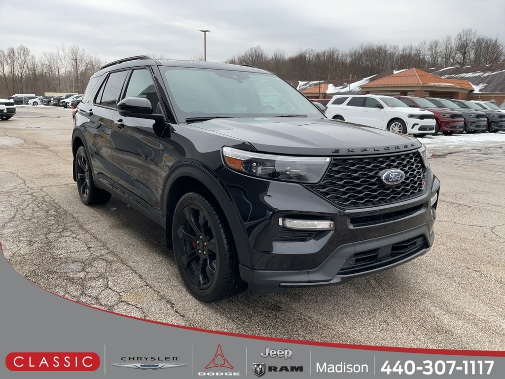 2023 Ford Explorer ST's photo