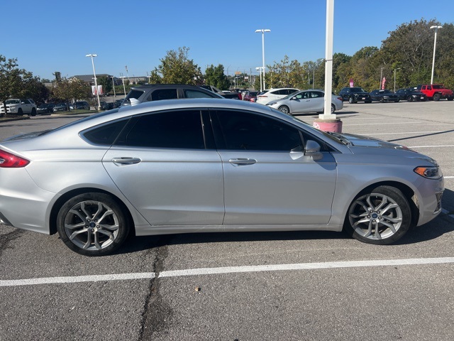 2019 Ford Fusion SEL photo 4