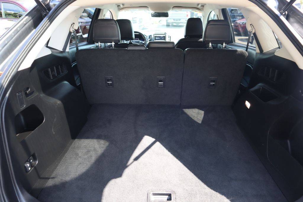 2024 Ford Edge SEL photo 29
