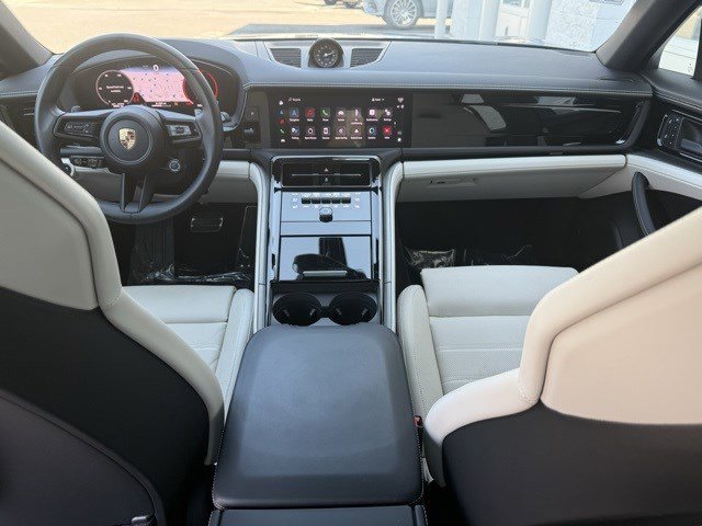 2024 Porsche Panamera 4 photo 18