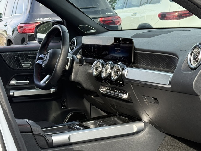 2025 Mercedes Benz GLB 250 4MATIC photo 22