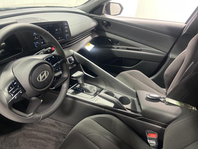2025 Hyundai Elantra SEL Sport photo 10