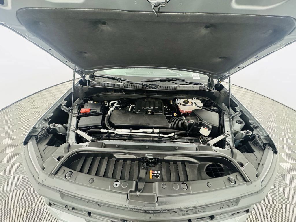 Used 2025 Gray Chevrolet Custom image 8