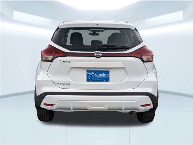 2025 Nissan Kicks Play S photo 4