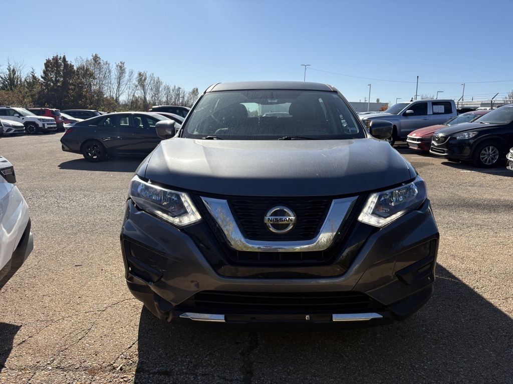 Used 2018 Nissan Rogue S with VIN 5N1AT2MVXJC788908 for sale in Kansas City