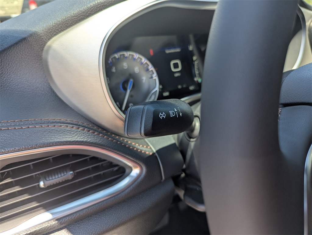 2026 Chrysler Pacifica Pinnacle photo 18