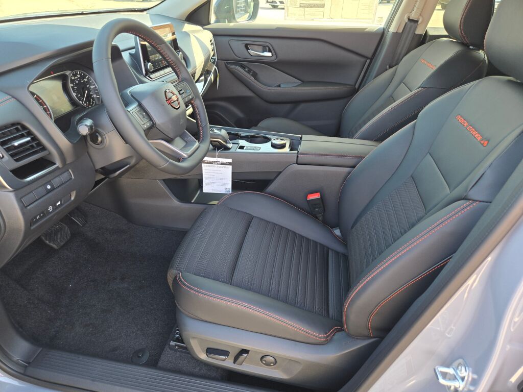 2026 Nissan Rogue SV photo 16
