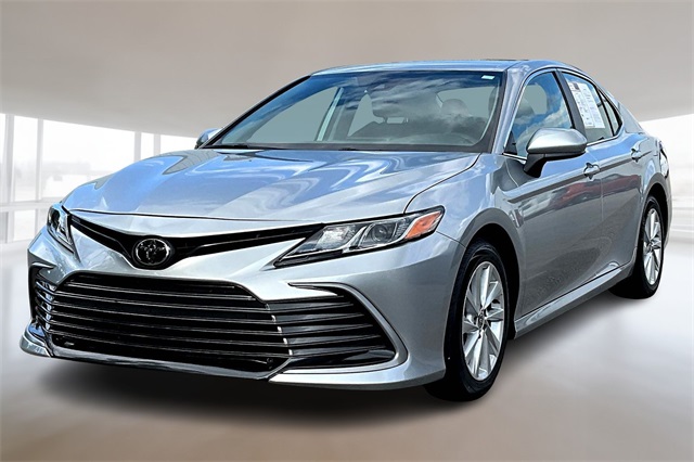 2023 Toyota Camry LE photo 9
