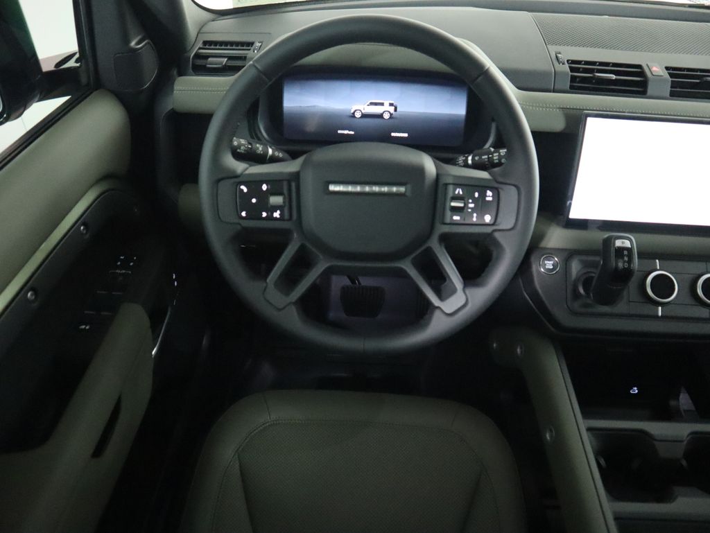 2025 Land Rover Defender 110 S photo 9