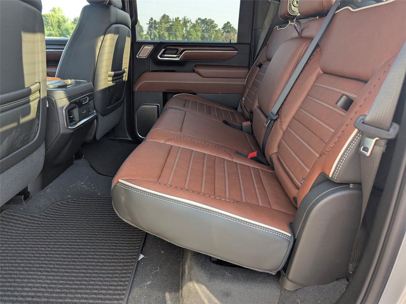 2025 Gmc Sierra 2500 HD Denali Ultimate photo 13