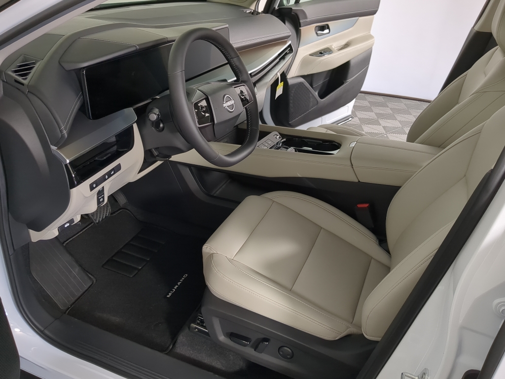 2025 Nissan Murano SL photo 9