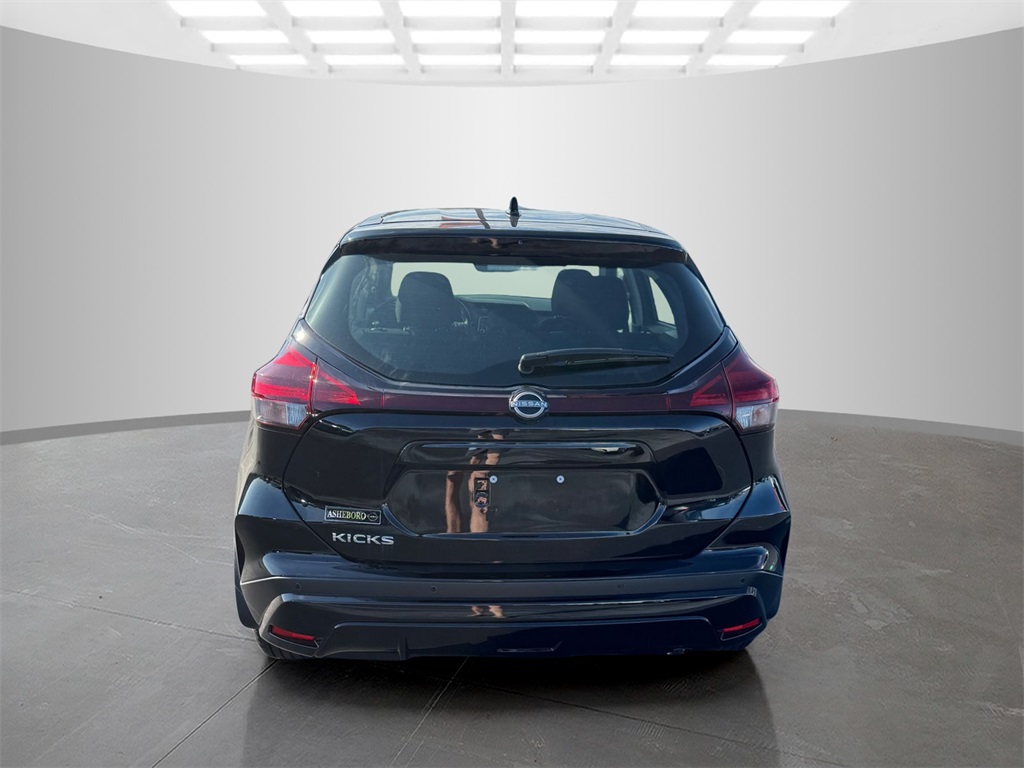 2025 Nissan Kicks Play S photo 4