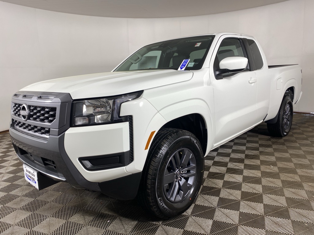 2025 Nissan Frontier SV photo 5