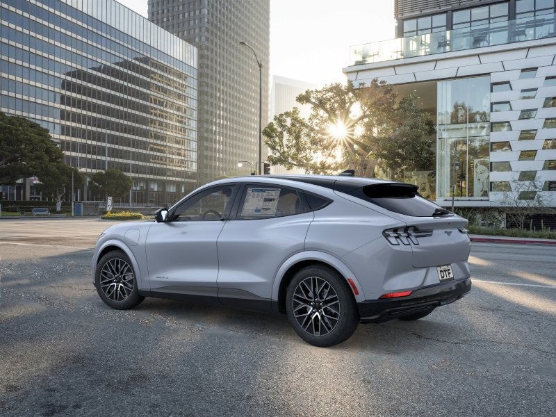 2025 Ford Mustang Mach-E Premium photo 3