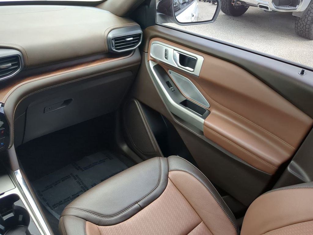 2021 Ford Explorer King Ranch photo 16