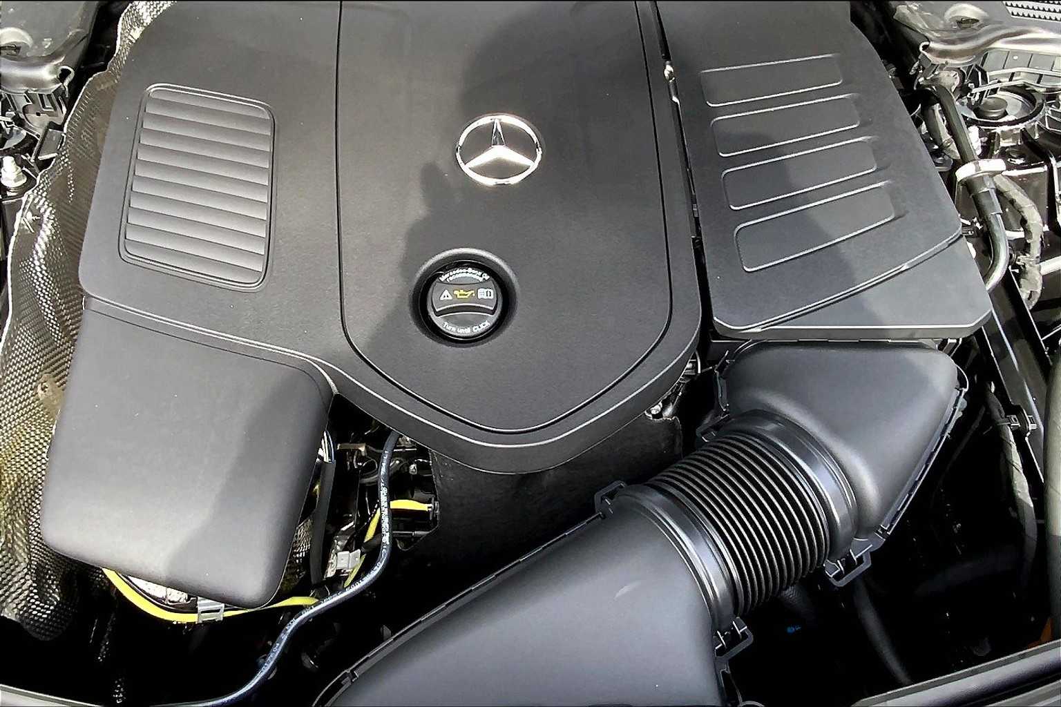 2025 Mercedes Benz C 300 photo 17