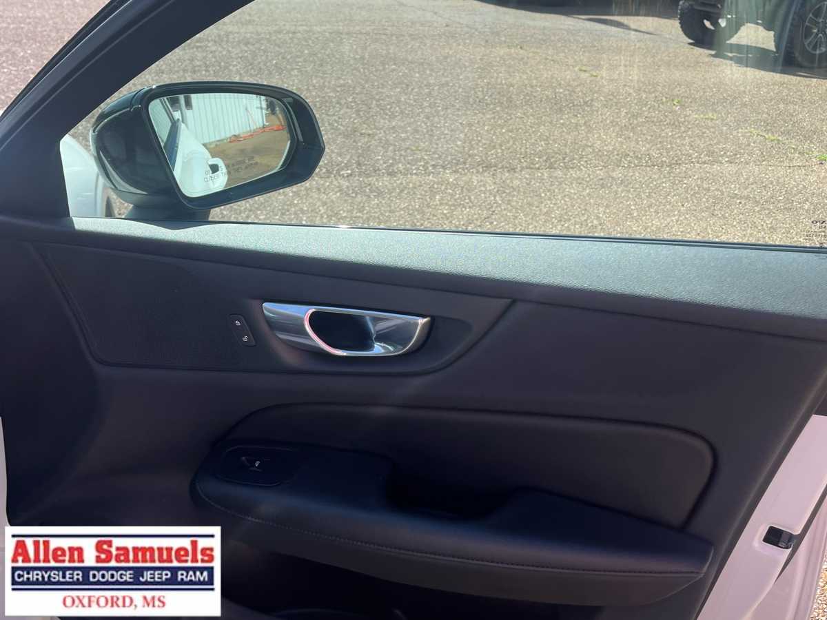 2024 Volvo S60 Core photo 14