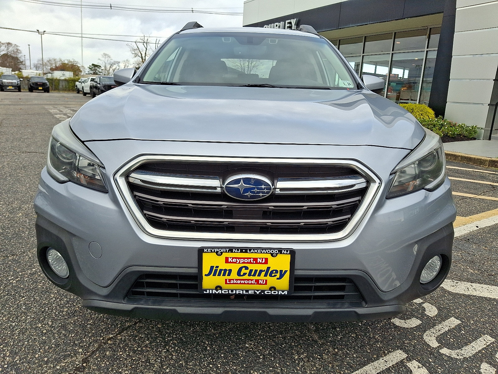 2019 Subaru Outback Premium photo 2