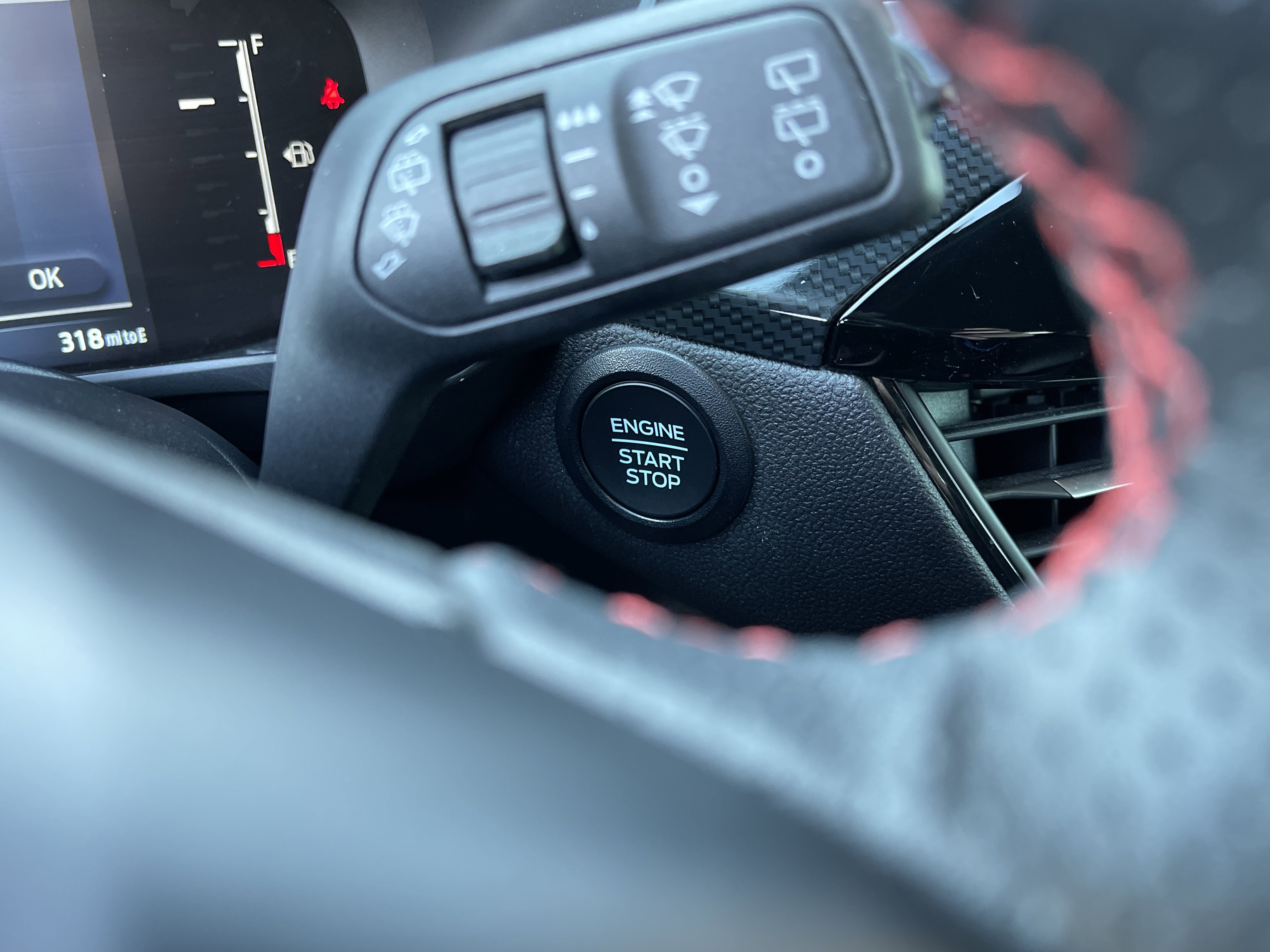 2025 Ford Escape ST-Line photo 2