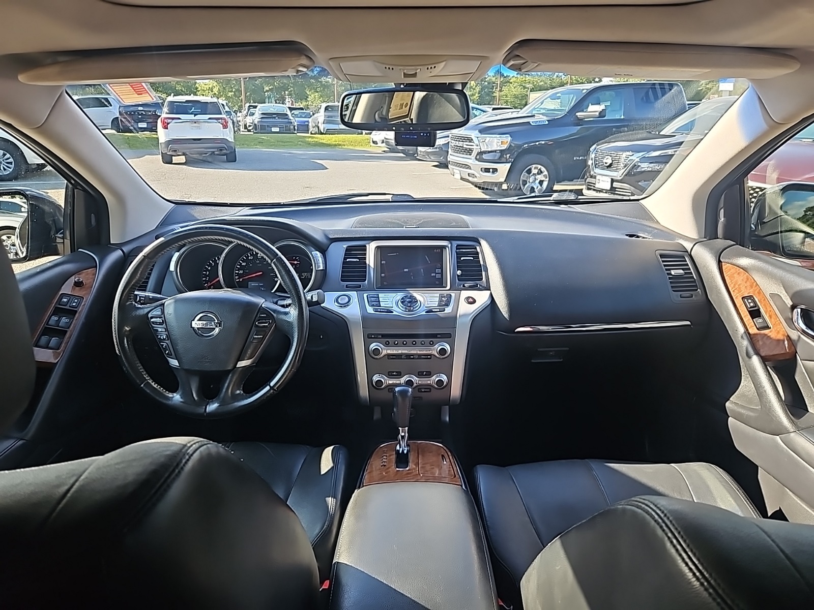 2014 Nissan Murano LE photo 2