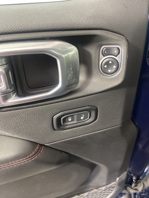 2025 Jeep Wrangler Rubicon X photo 22