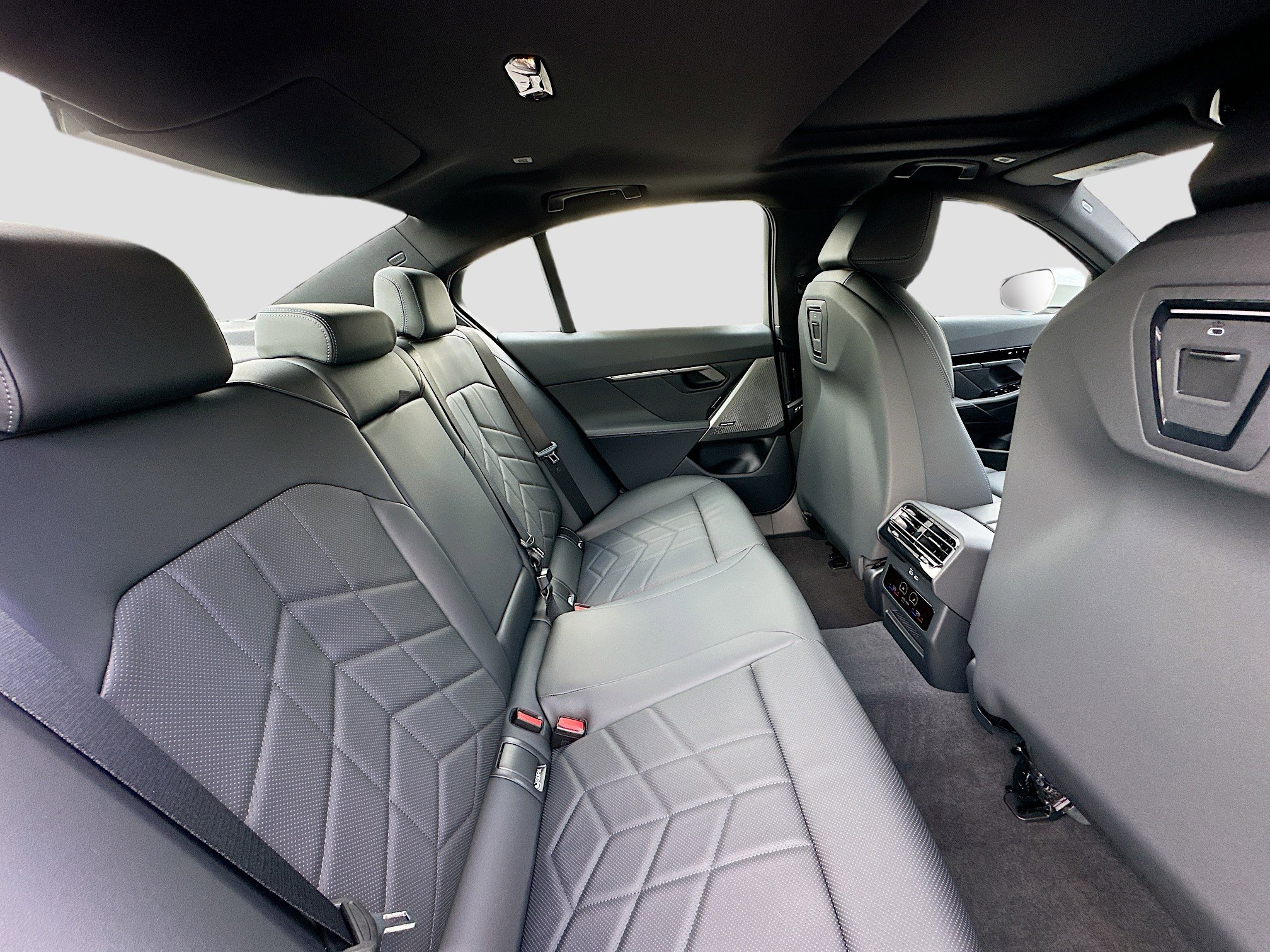 2026 Bmw 530i photo 24