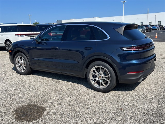 2024 Porsche Cayenne Base photo 15