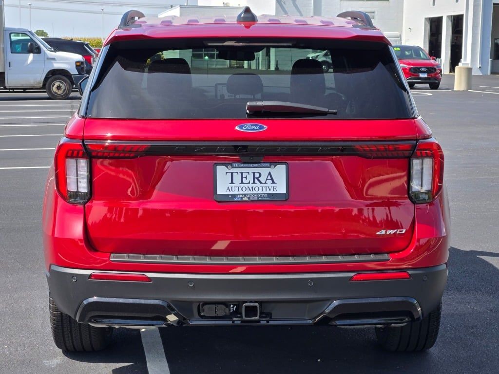 2025 Ford Explorer ST-Line photo 12