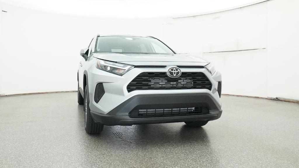 2025 Toyota RAV4 XLE photo 31