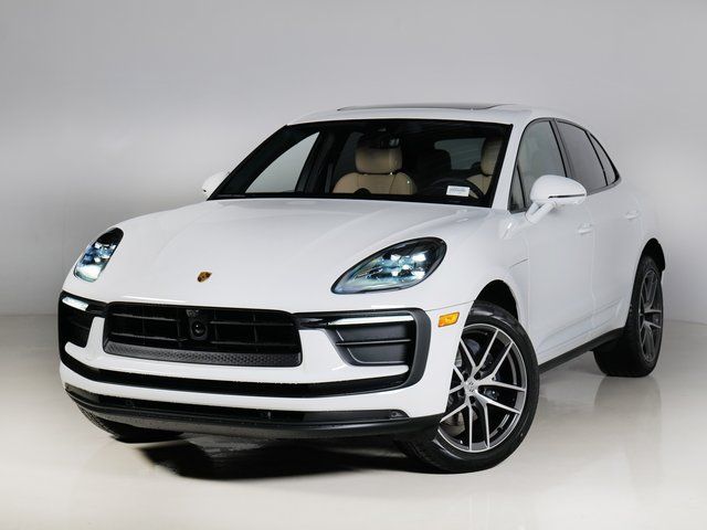 2026 Porsche Macan Base