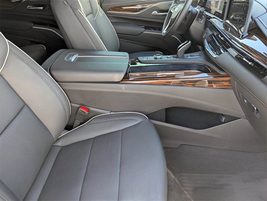 2024 Cadillac Escalade Premium Luxury photo 16