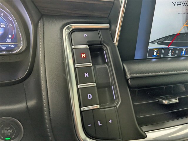 2023 Chevrolet Suburban Z71 photo 28