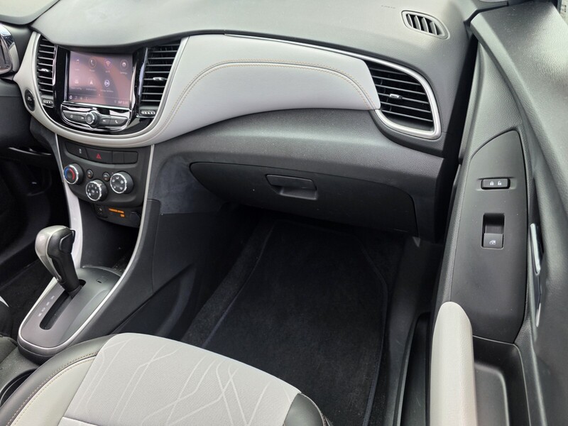 2020 Chevrolet Trax LT photo 17